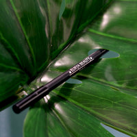 Intense lip pencil with MORINGA extracts