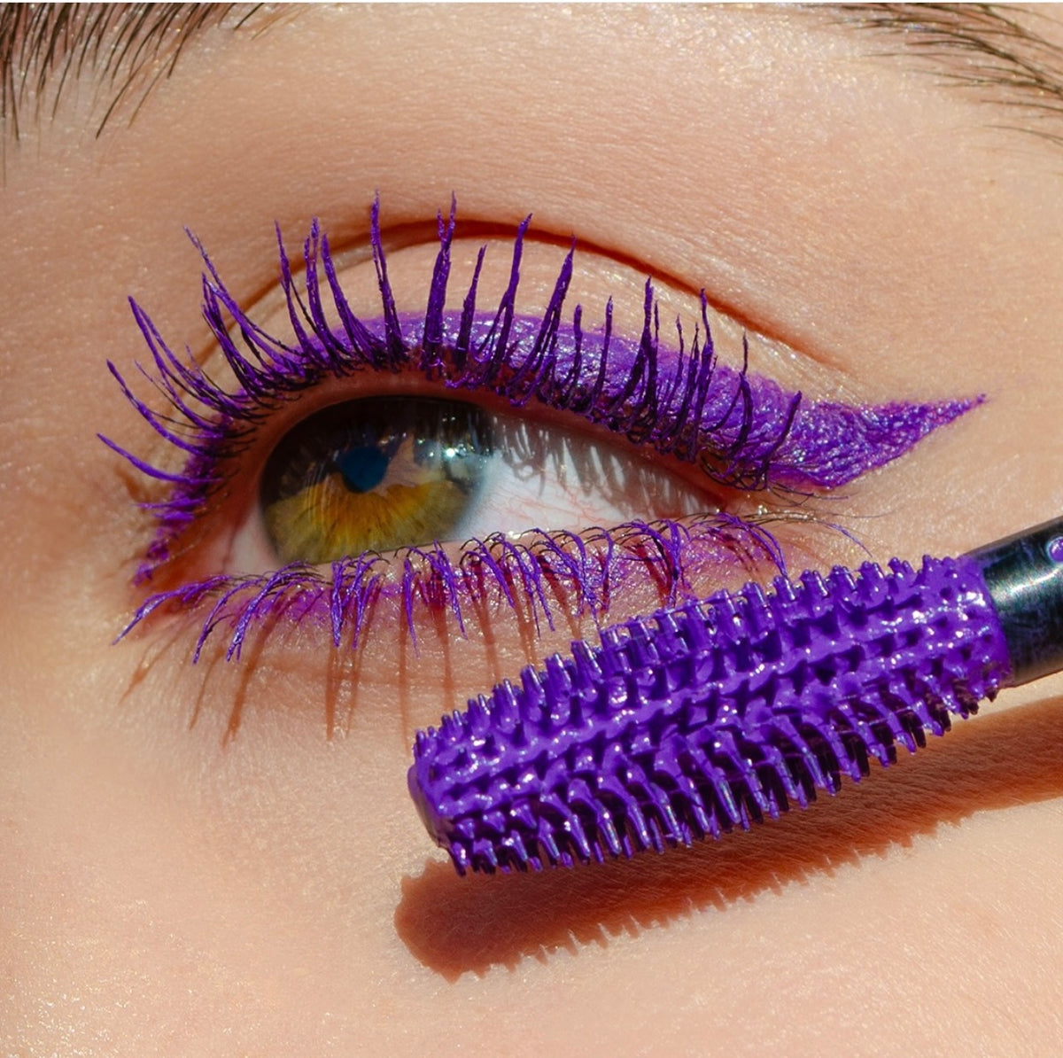Mascara intensément coloré enrichi à L'HUILE DE RICIN