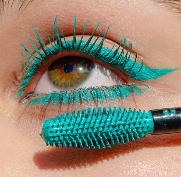 “All Eyes on Me” Collection Total Green Lot Mascaras + Eye-Liners