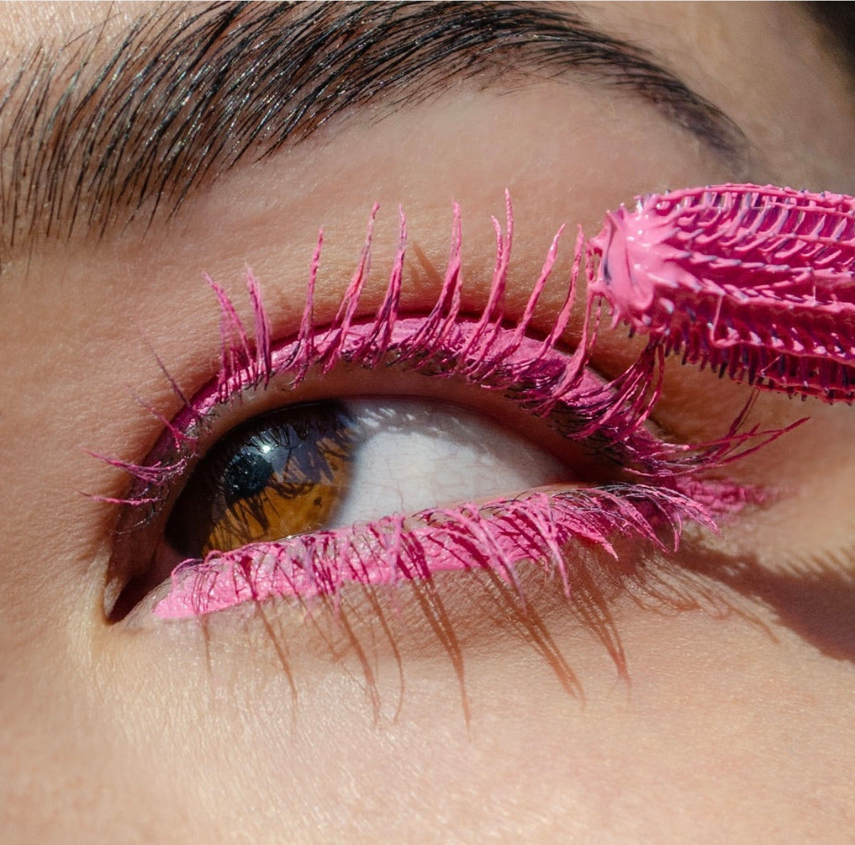 Mascara intensément coloré enrichi à L'HUILE DE RICIN