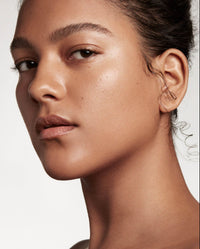 Treating concealer enriched with TEA TREE HYDROLATE