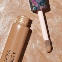 Treating concealer enriched with TEA TREE HYDROLATE