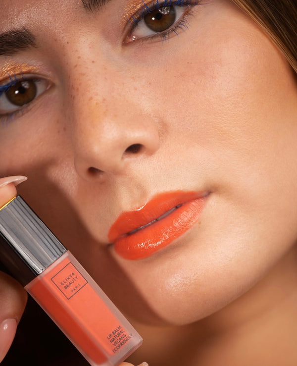 Tinted moisturizing lip balm enriched with SHEA BUTTER