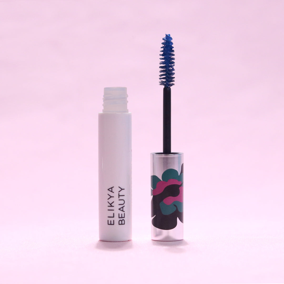 Intensely colored mascara enriched with CASTOR OIL