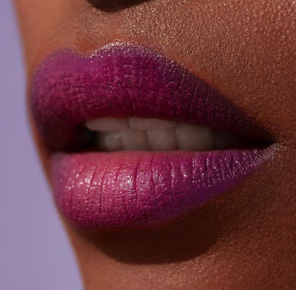 Intense lip pencil with MORINGA extracts